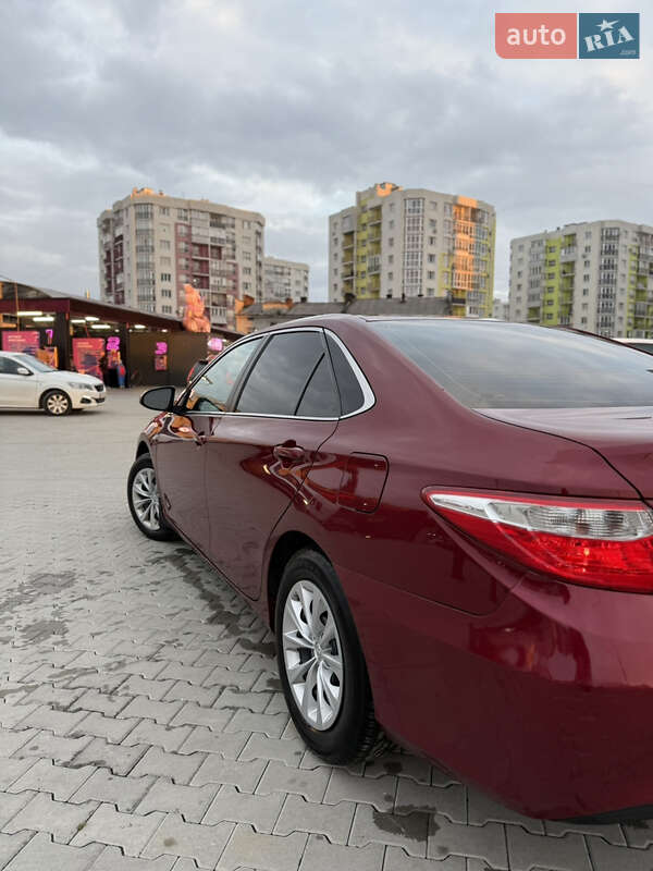 Седан Toyota Camry 2017 в Львові