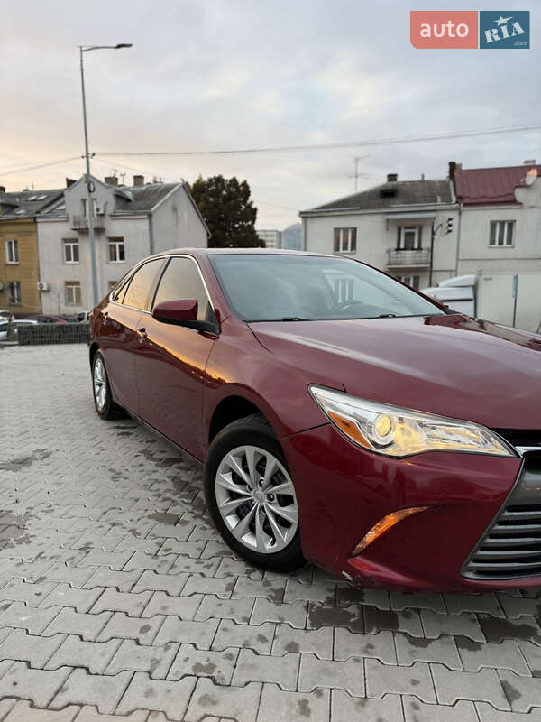 Седан Toyota Camry 2017 в Львові