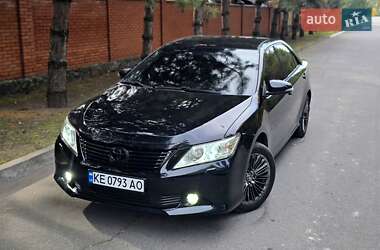 Седан Toyota Camry 2012 в Днепре