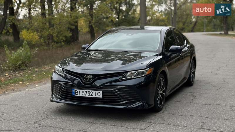 Toyota Camry 2019