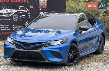 Седан Toyota Camry 2017 в Ивано-Франковске