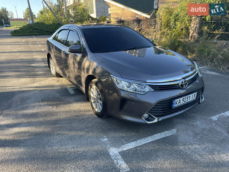 Toyota Camry 2015