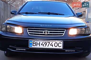 Седан Toyota Camry 2000 в Одессе