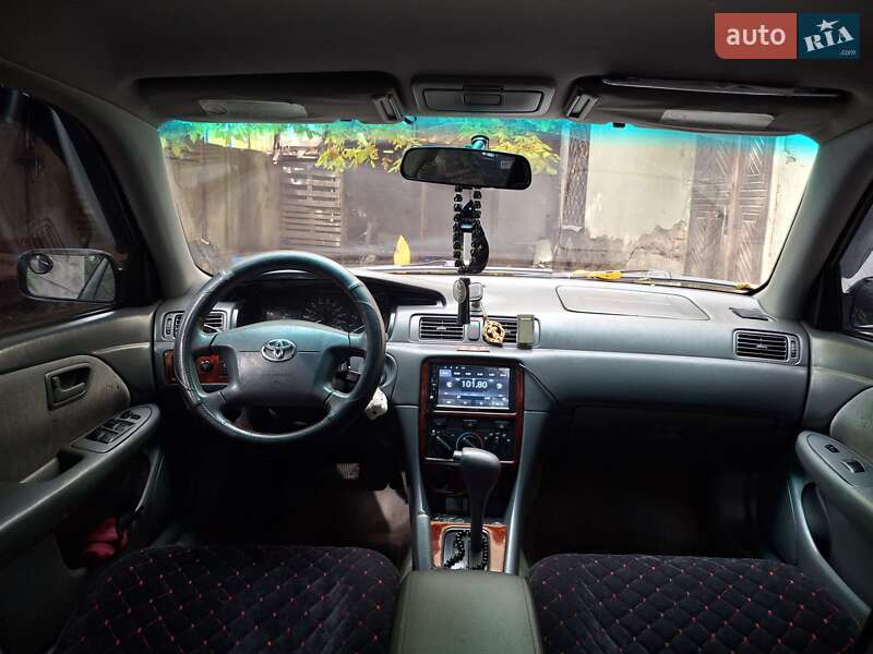 Седан Toyota Camry 2000 в Одесі
