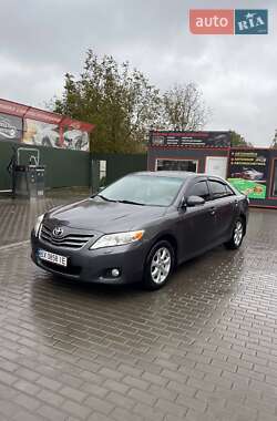Седан Toyota Camry 2010 в Полонному