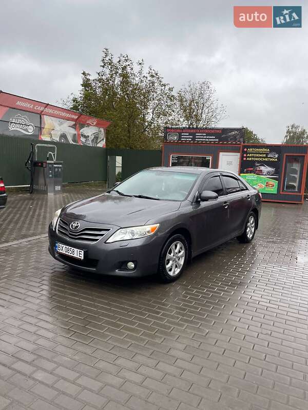 Седан Toyota Camry 2010 в Полонном фото Седан Toyota Camry 2010 в Полонном