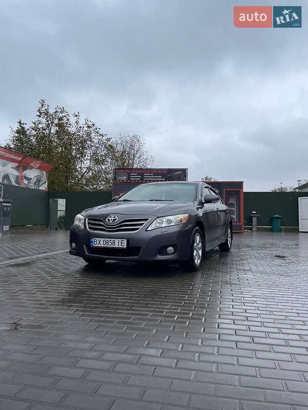 Седан Toyota Camry 2010 в Полонном фото 13 Седан Toyota Camry 2010 в Полонном