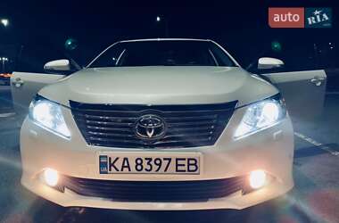Седан Toyota Camry 2011 в Києві