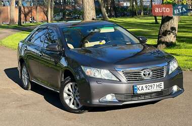 Седан Toyota Camry 2012 в Києві