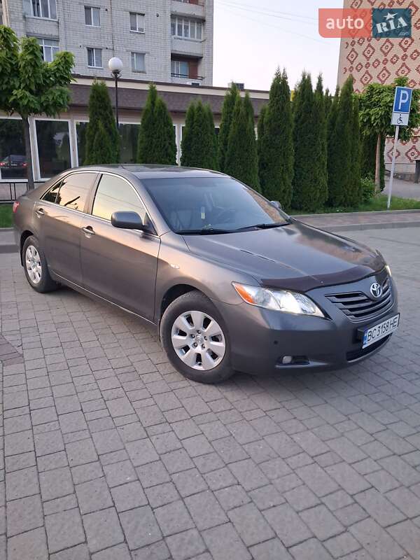 Седан Toyota Camry 2006 в Жидачові