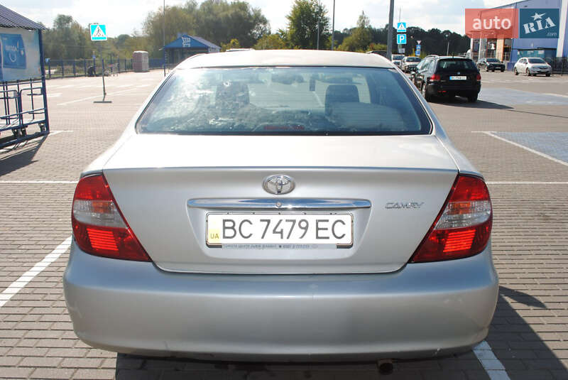 Седан Toyota Camry 2002 в Дрогобичі