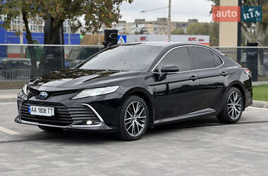 Toyota Camry 2021