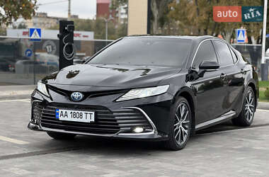 Седан Toyota Camry 2021 в 