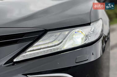Седан Toyota Camry 2021 в 