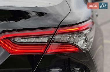 Седан Toyota Camry 2021 в 