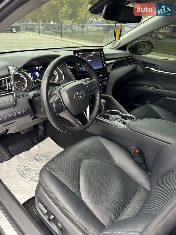 Седан Toyota Camry 2021 в Днепре