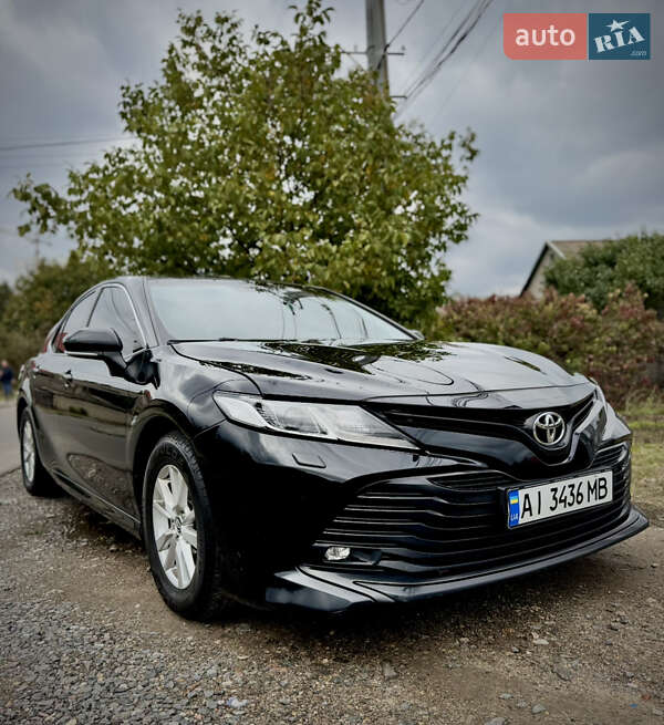 Седан Toyota Camry 2018 в Києві