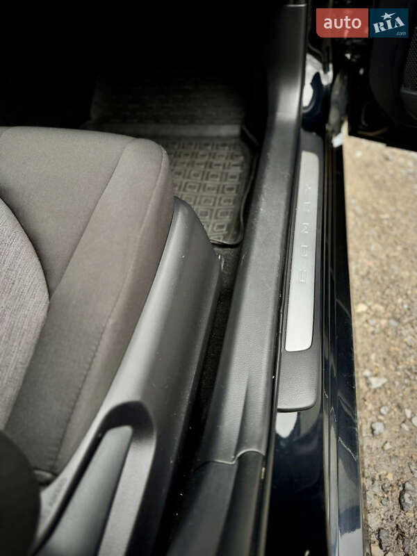 Седан Toyota Camry 2018 в Києві