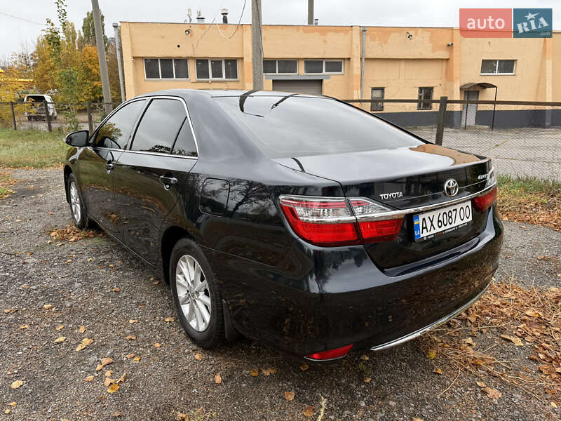 Седан Toyota Camry 2016 в Харкові