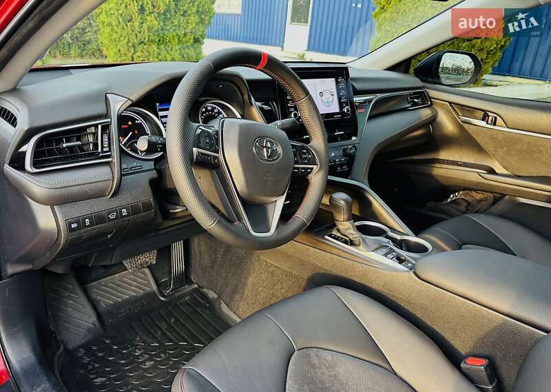Седан Toyota Camry 2022 в Полтаве
