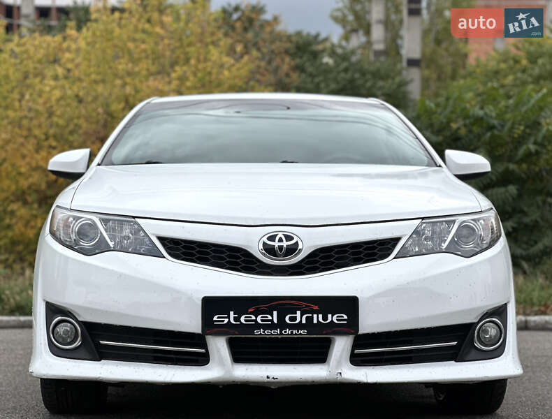 Седан Toyota Camry 2013 в Миколаєві