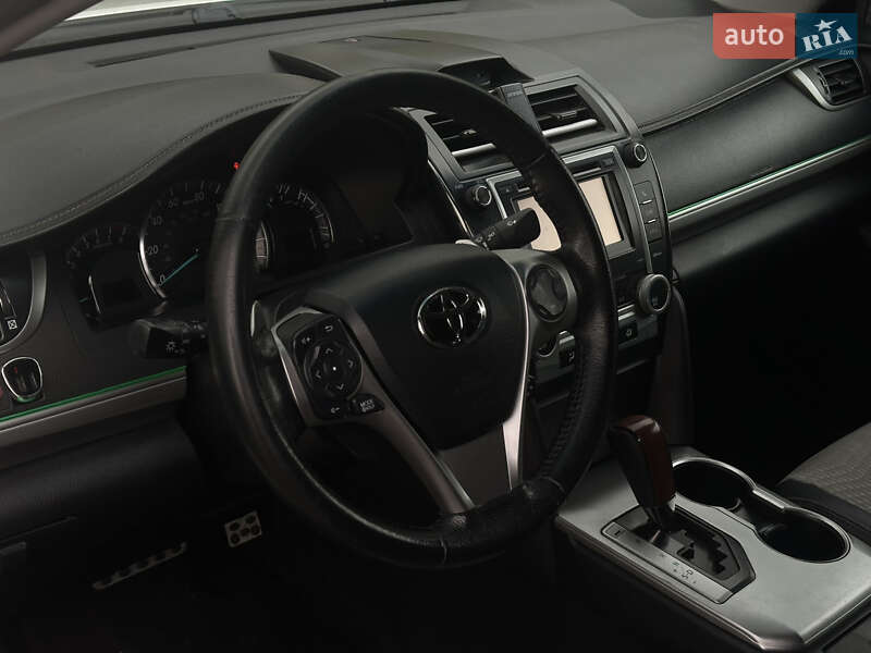 Седан Toyota Camry 2013 в Миколаєві