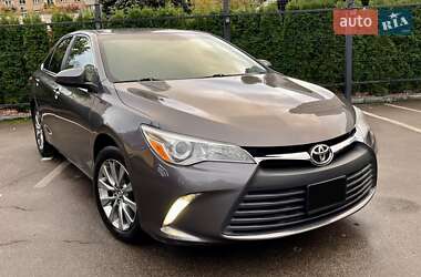 Седан Toyota Camry 2015 в Киеве