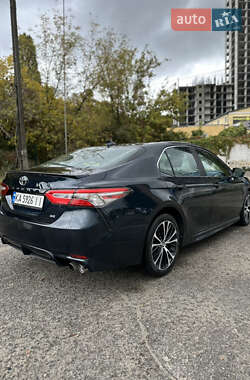 Седан Toyota Camry 2019 в Києві