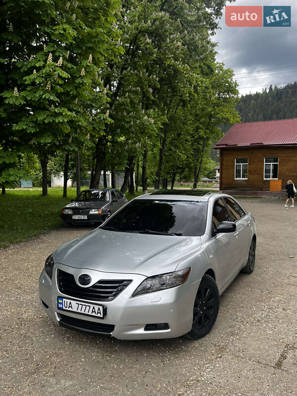 Седан Toyota Camry 2007 в Вижниці