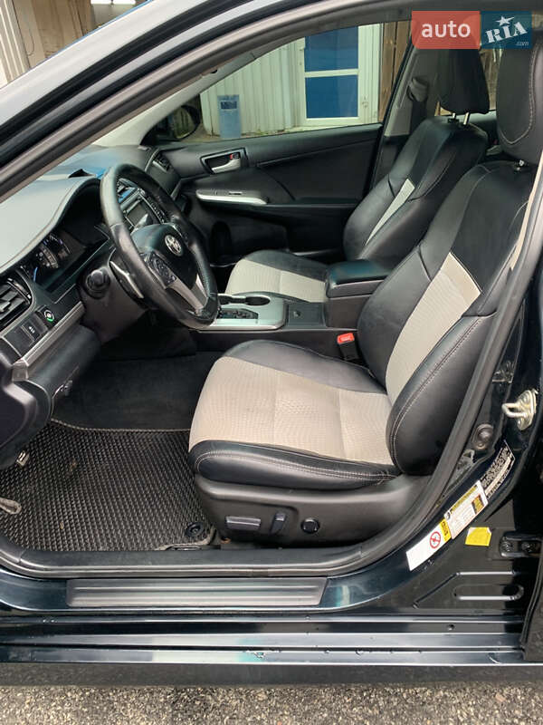 Седан Toyota Camry 2014 в Харькове