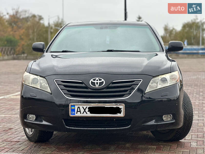Седан Toyota Camry 2008 в Харькове