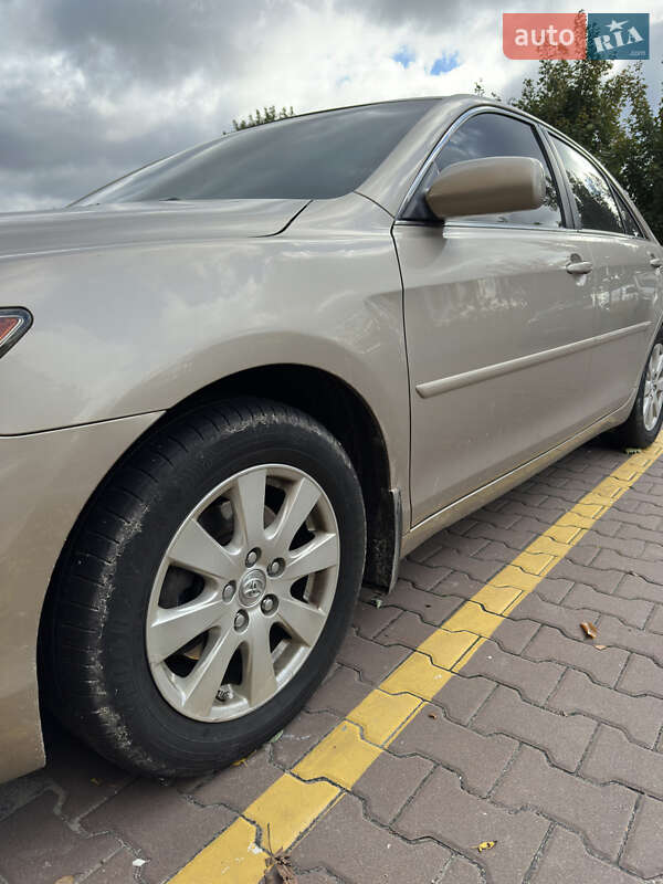 Седан Toyota Camry 2007 в Софіївській Борщагівці
