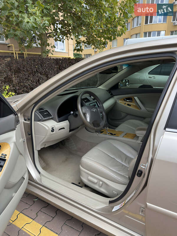 Седан Toyota Camry 2007 в Софіївській Борщагівці