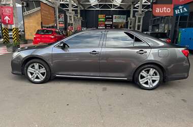 Седан Toyota Camry 2013 в 