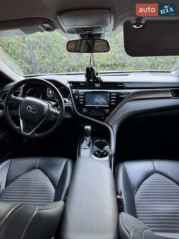 Седан Toyota Camry 2020 в Бучі