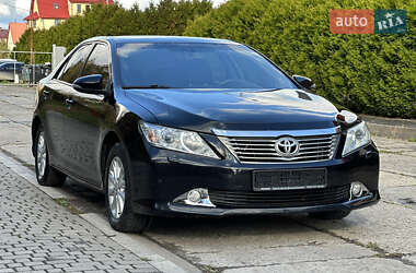 Седан Toyota Camry 2013 в Львове
