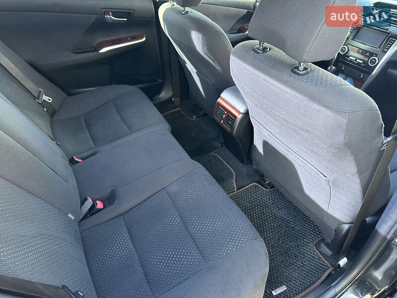 Седан Toyota Camry 2013 в Львове