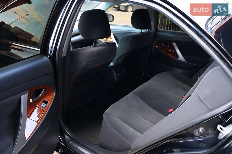 Седан Toyota Camry 2011 в Львові