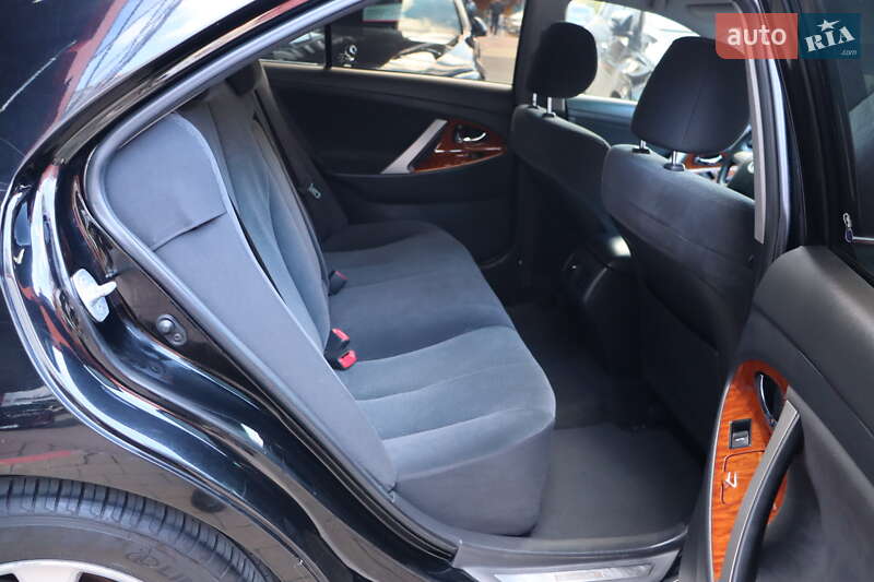 Седан Toyota Camry 2011 в Львові