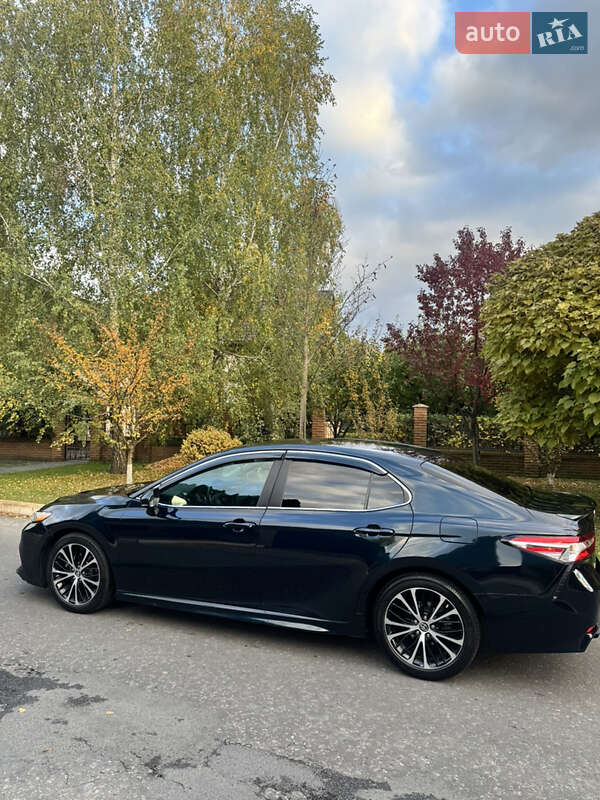 Седан Toyota Camry 2018 в Киеве фото 3 Седан Toyota Camry 2018 в Киеве