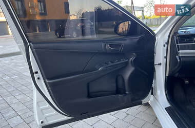 Седан Toyota Camry 2015 в 