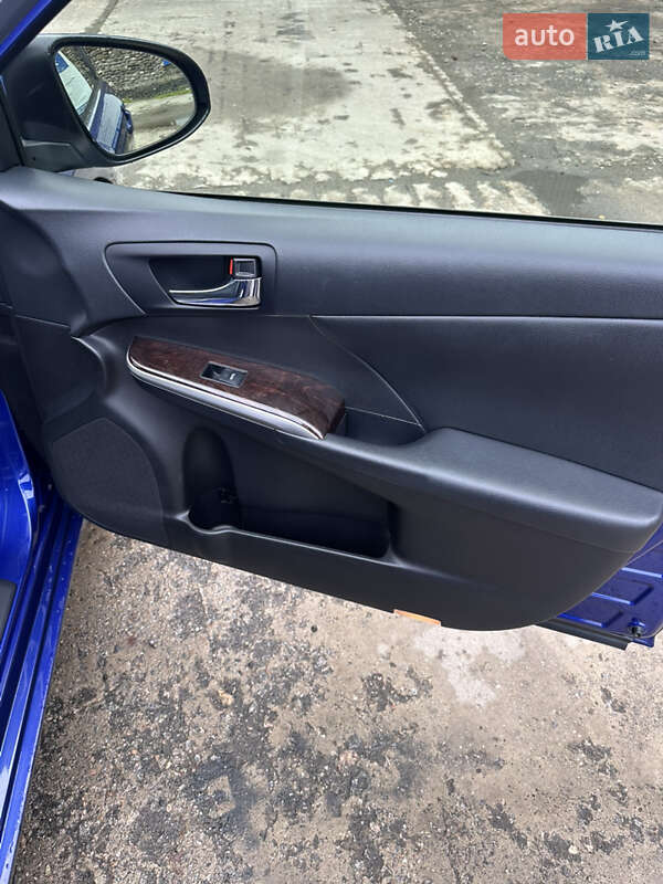 Седан Toyota Camry 2016 в Луцьку