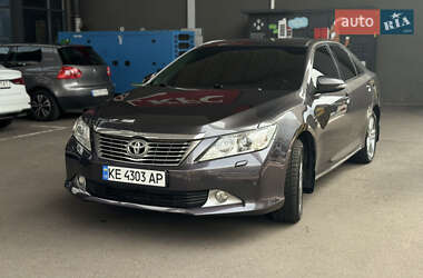 Седан Toyota Camry 2013 в Києві