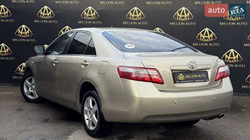 Седан Toyota Camry 2008 в Києві