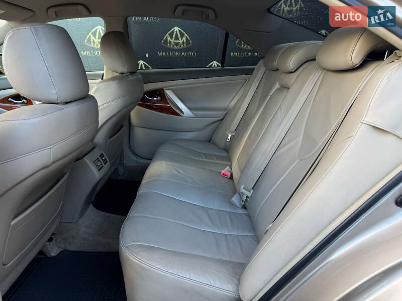 Седан Toyota Camry 2008 в Києві