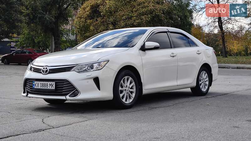 Седан Toyota Camry 2015 в 