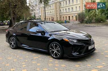 Седан Toyota Camry 2018 в Одессе