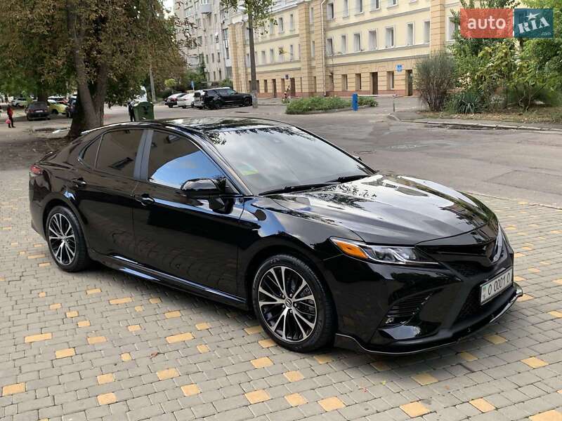 Седан Toyota Camry 2018 в Одессе