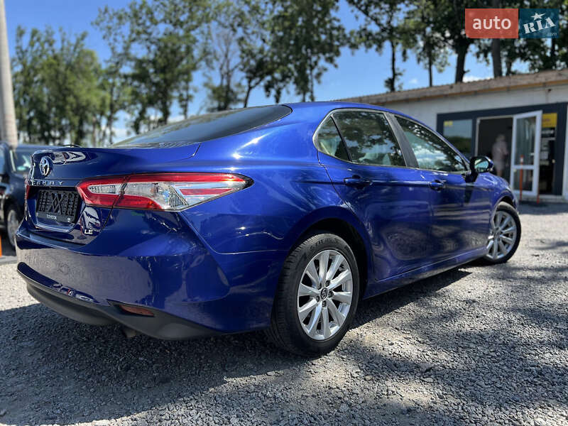 Седан Toyota Camry 2017 в Умані