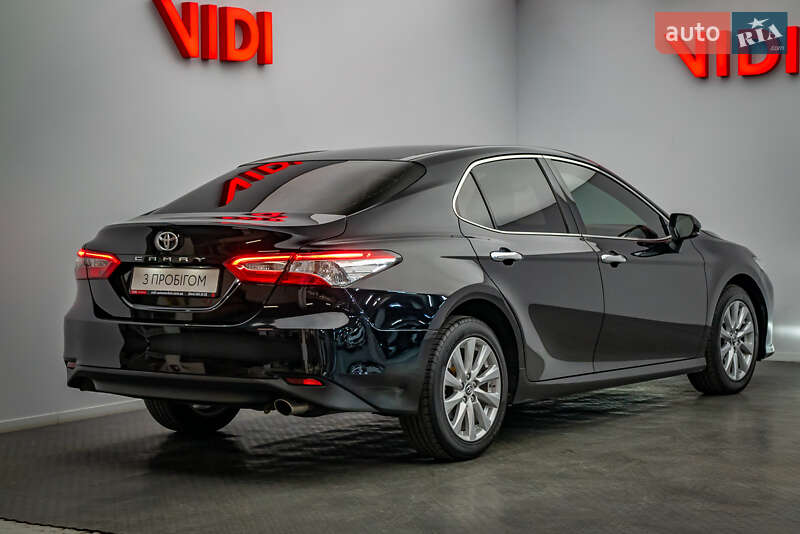 Седан Toyota Camry 2018 в Києві